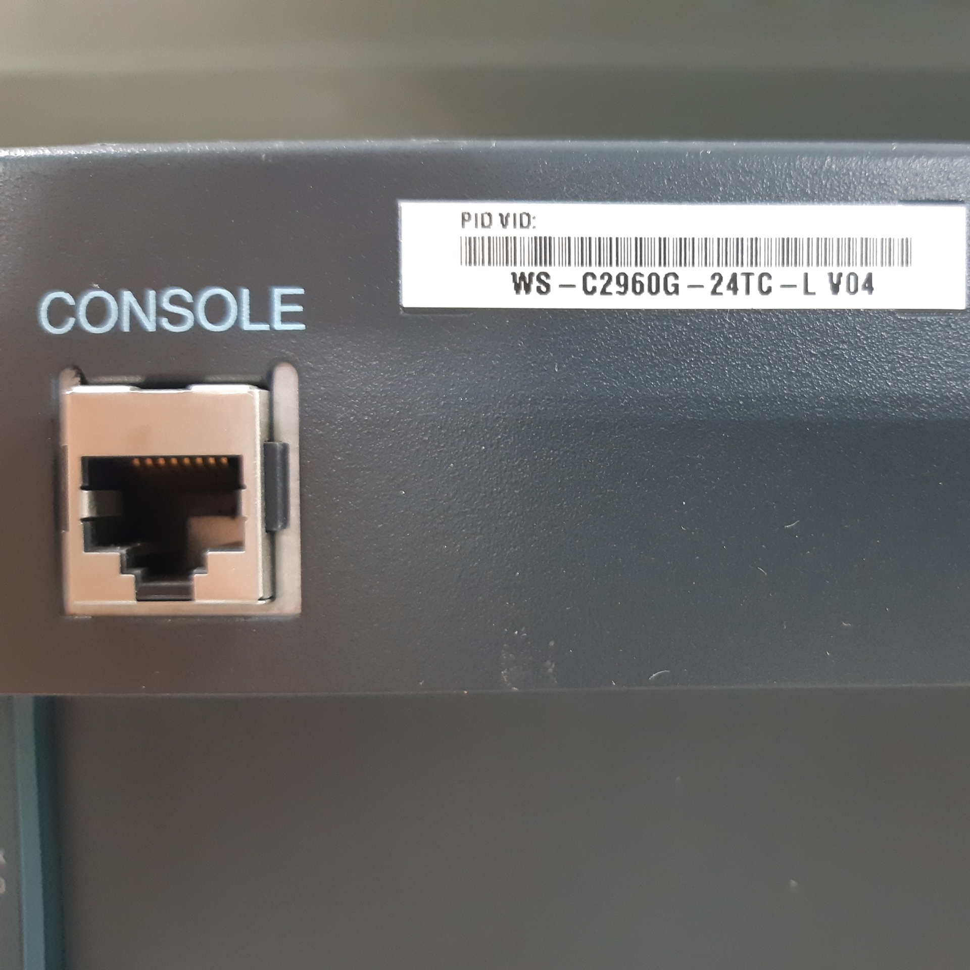 Cisco Catalyst 2960G-24TC-L (WS-C2960G-24TC-L) 24포트 10/100/1000Mbps, 4포트 SFP 콤보